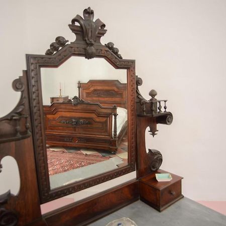 לינה וארוחת בוקר מולה די בארי Palazzo Introna מראה חיצוני תמונה