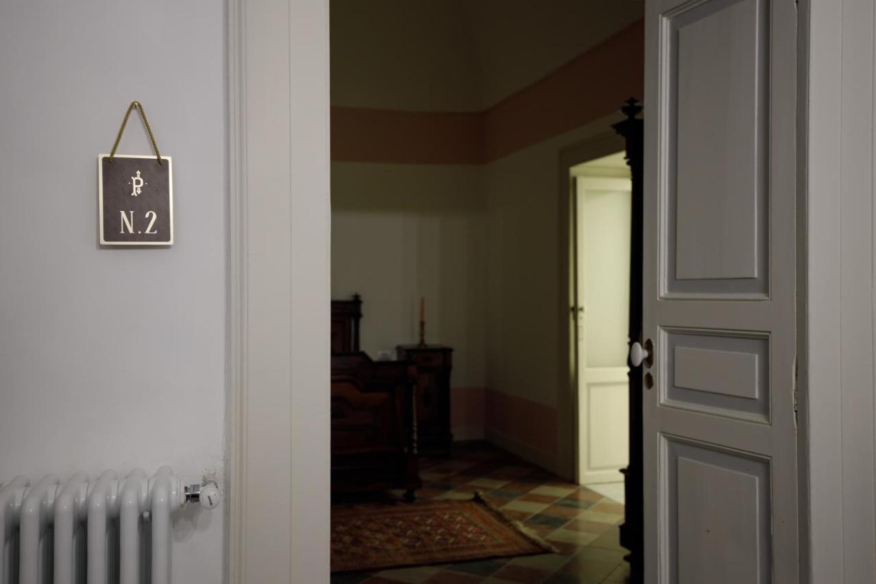 לינה וארוחת בוקר מולה די בארי Palazzo Introna מראה חיצוני תמונה