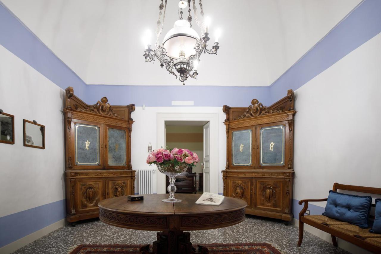 לינה וארוחת בוקר מולה די בארי Palazzo Introna מראה חיצוני תמונה