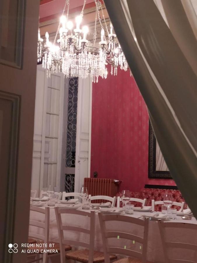 לינה וארוחת בוקר מולה די בארי Palazzo Introna מראה חיצוני תמונה
