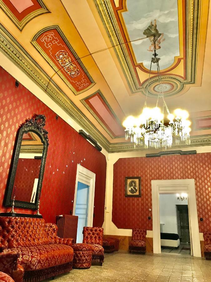 לינה וארוחת בוקר מולה די בארי Palazzo Introna מראה חיצוני תמונה